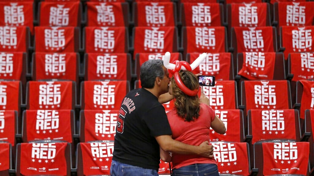 Marriage proposal videos at sporting events always go viral on social media 