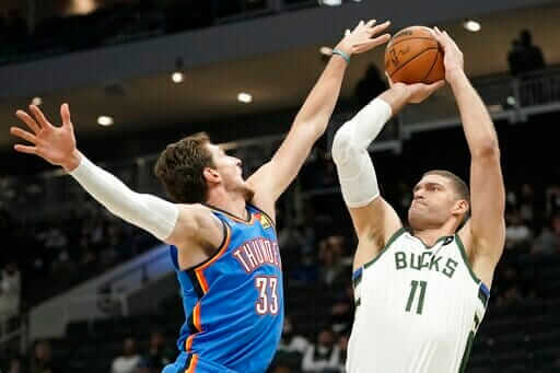 Brook López se lesionó en el inicio de la temporada 2021-22 de la NBA