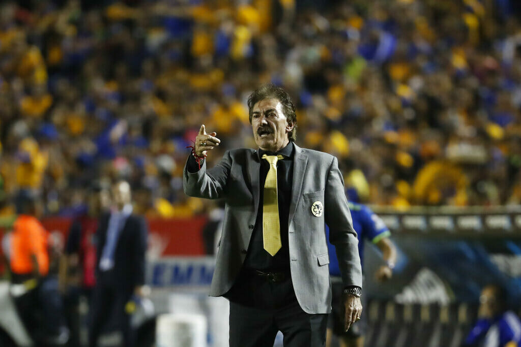 Liga MX Scandals - Ricardo Antonio La Volpe and Chivas' podiatrist