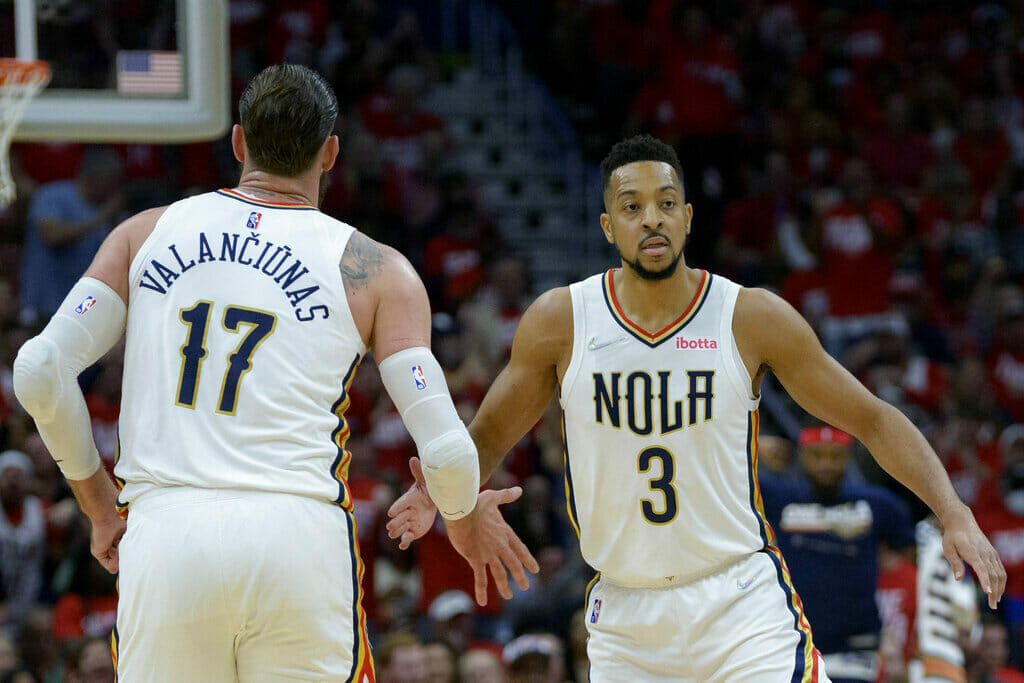 CJ McCollum wants to retire with the New Orleans Pelicans (2)