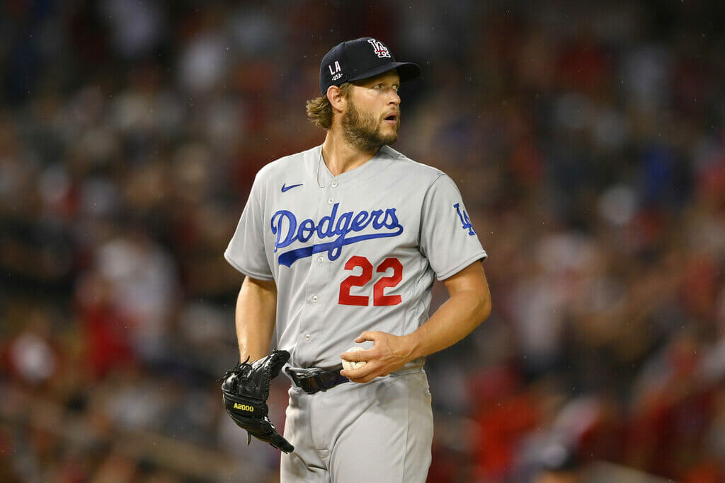 Clayton Kershaw regresa a Los Angeles Dodgers (2)