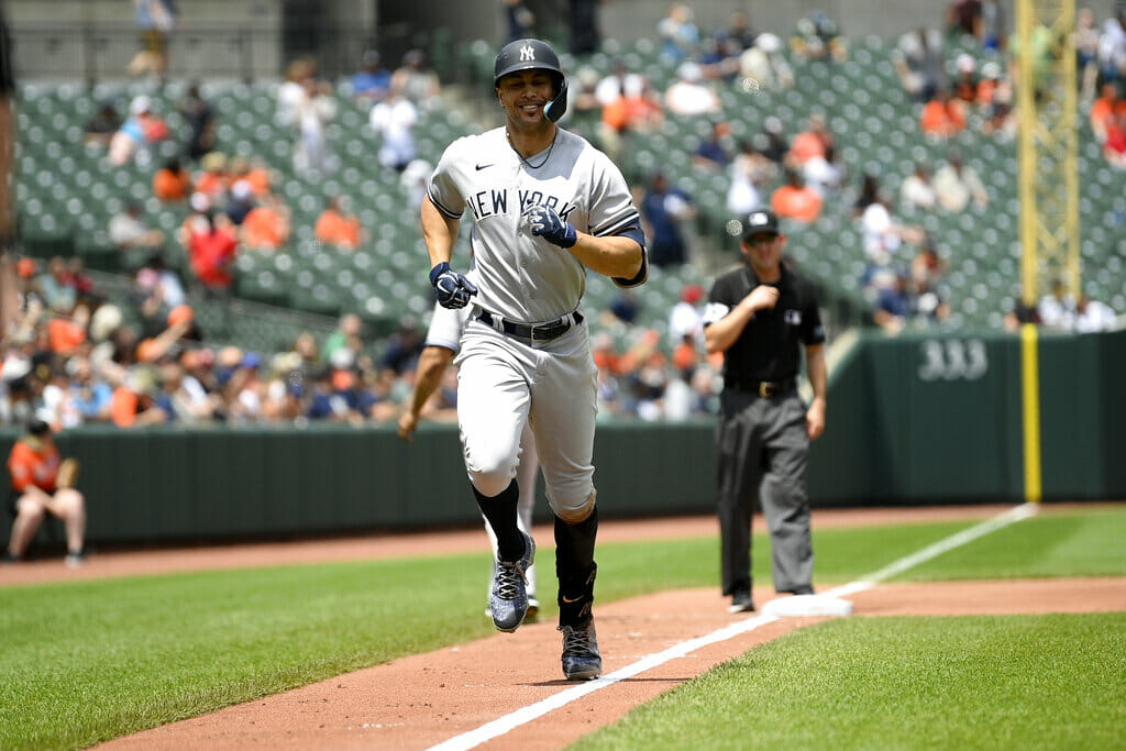 Injuries to Jonathan Loáisiga and Giancarlo Stanton (2)