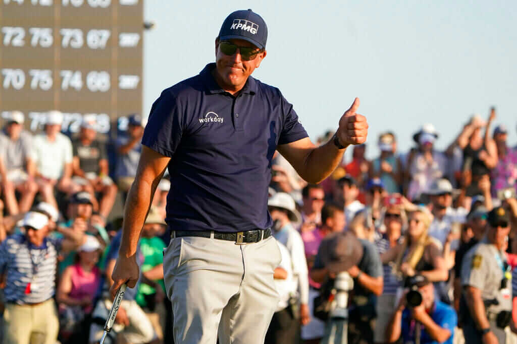 Golfistas Mejor Pagados 2021 - Phil Mickelson