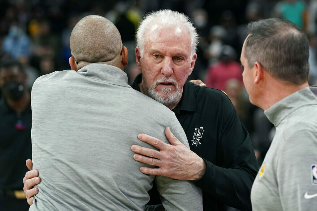 Gregg Popovich, David Fizdale, Frank Vogel - Gregg Popovich igualó récord de victorias en la NBA