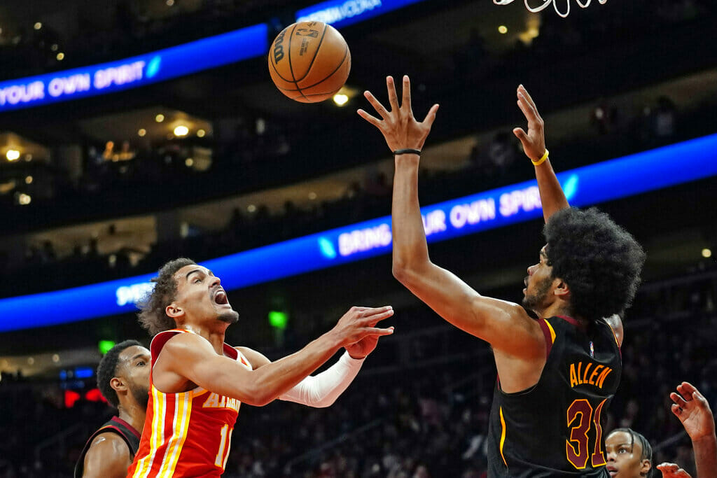 Trae Young, Jarrett Allen - Jarrett Allen lesionado fracturar de dedo