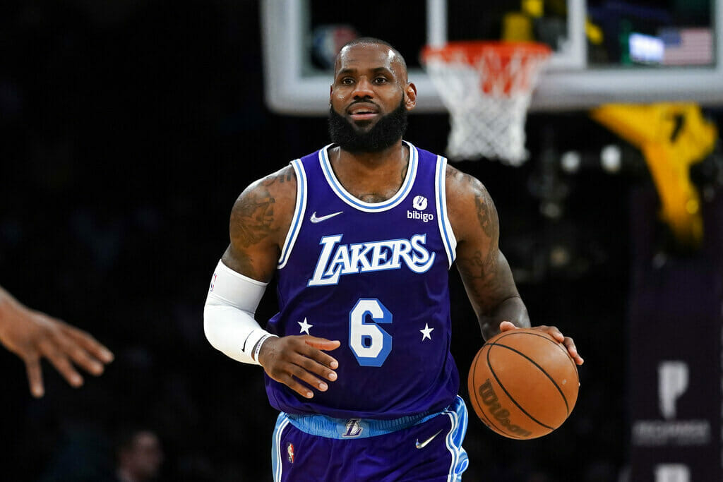 LeBron James to miss the rest of the 2022 NBA season (2)