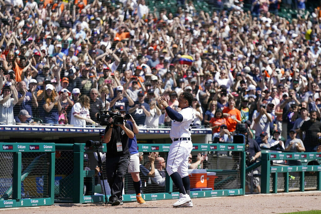 Miguel Cabrera reaches 3000 hits in his MLB career