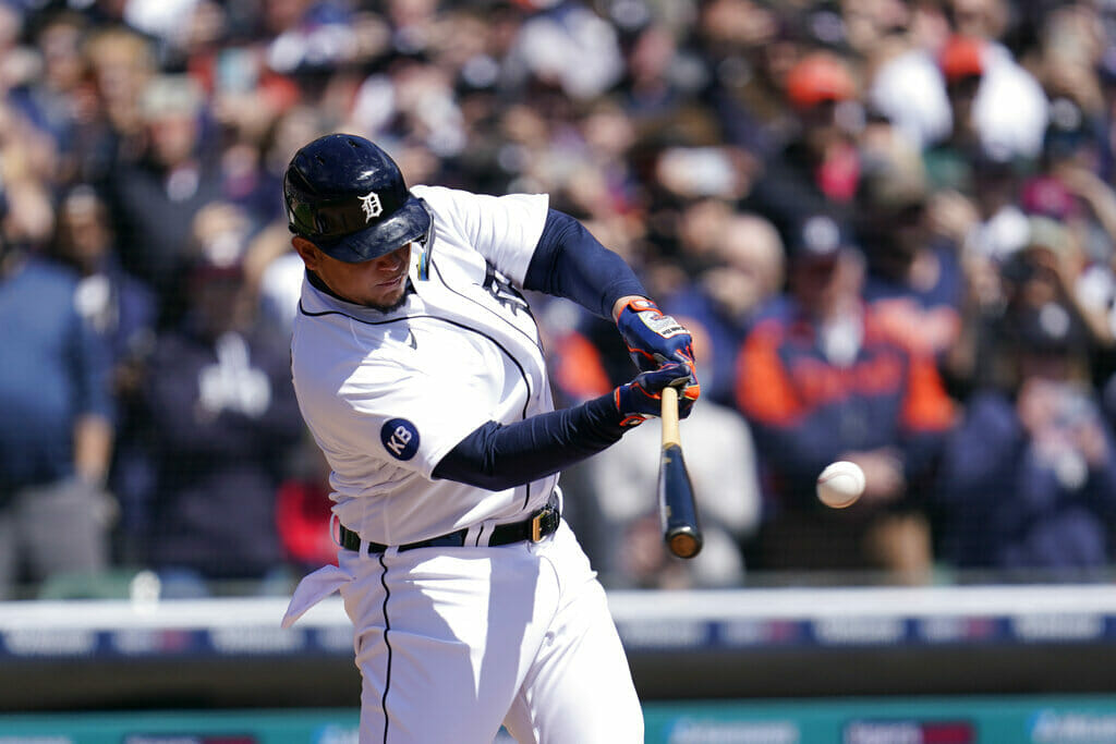 Miguel Cabrera reaches 3000 hits in his MLB career (2)