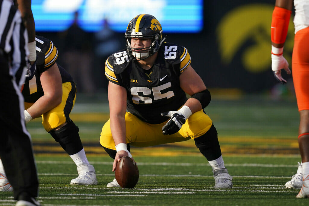 Tyler Linderbaum - NFL Mock Draft 2022 NFL Predictions and picks by JefeBet.