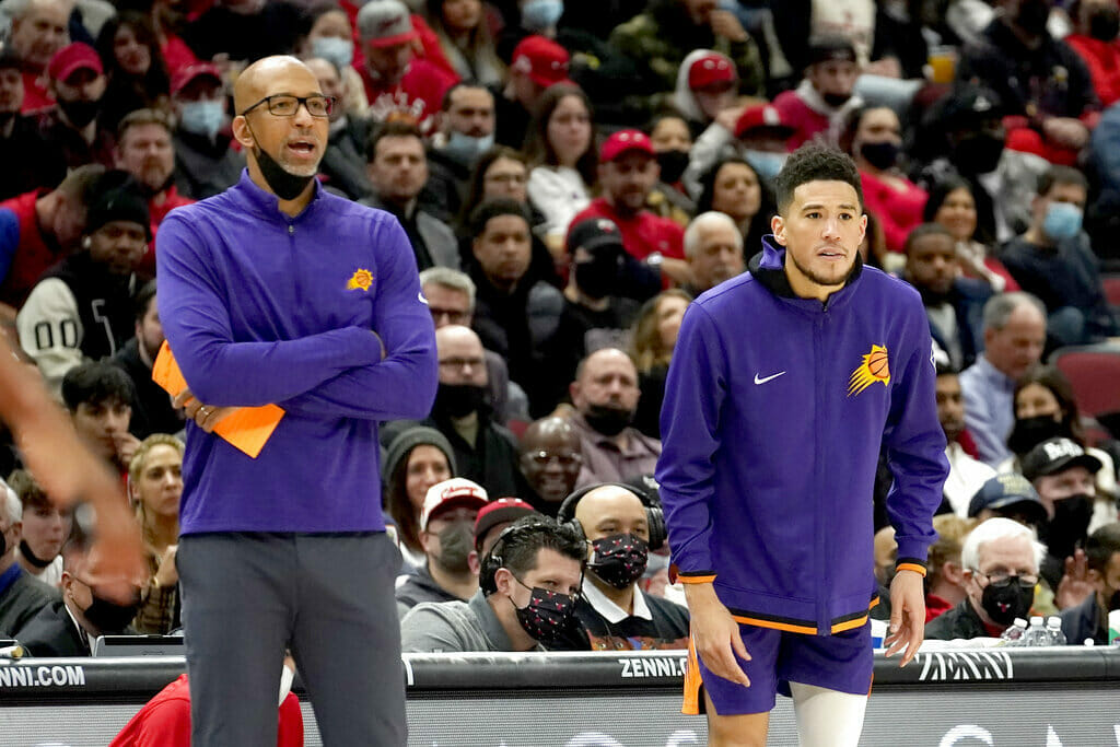 Monty Williams, Devin Booker - Monty Williams gana el premio al Entrenador del Año de la NBA por segunda vez consecutiva