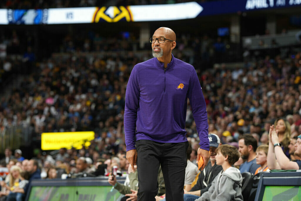 Monty Williams - Monty Williams gana el premio al Entrenador del Año de la NBA por segunda vez consecutiva