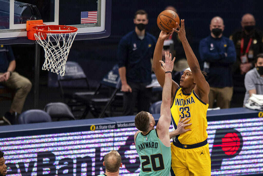 Myles Turner Equipos Ideales - Myles Turner, Charlotte Hornets