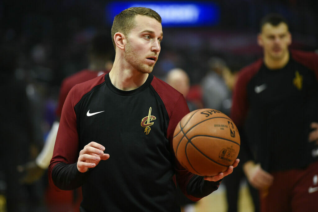 Nik Stauskas firma con los Boston Celtics (2)