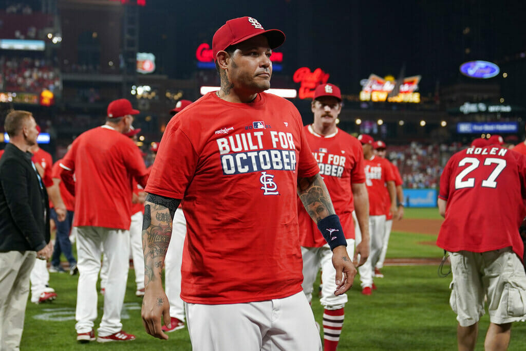 Yadier Molina - Yadier Molina will be the new manager of the Navegantes del Magallanes.