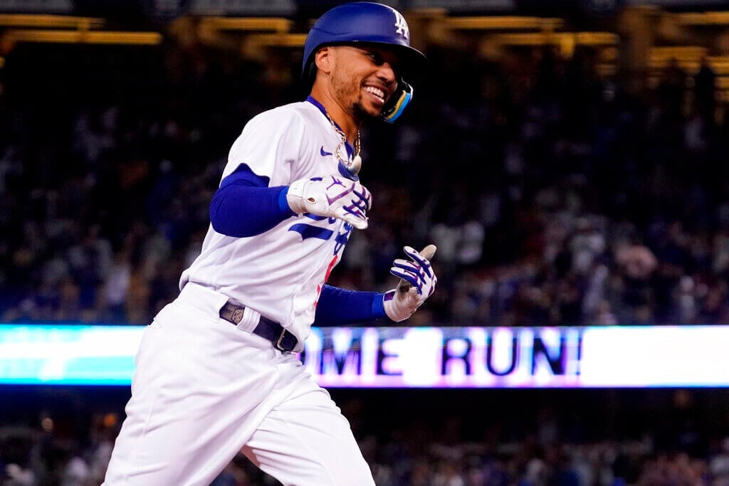 Mookie Betts ganó la Serie Mundial con Medias Rojas y Dodgers