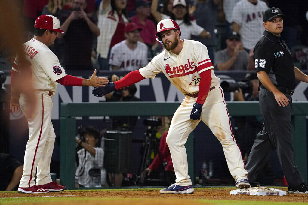 Jared Walsh completa el tercer ciclo de la temporada 2022 en MLB