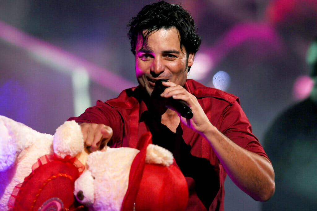 One of Chayanne's anthems that you sing at the top of your lungs is a cover (and you didn't know it).