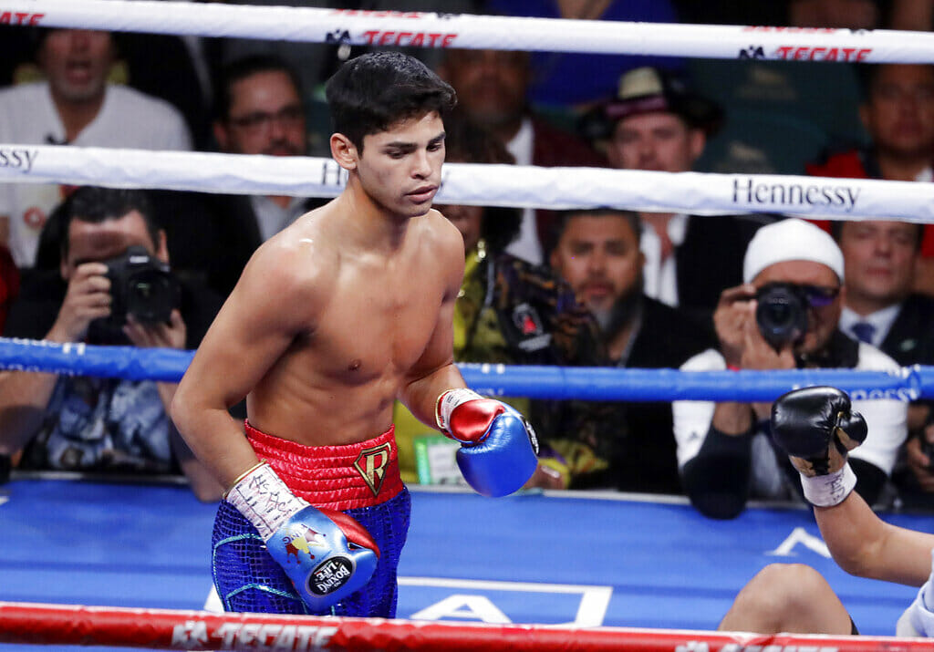 Ryan García le tira al Canelo Álvarez