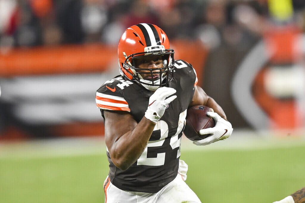 nfl 2022/23 lider de yardas por tierra nick chubb