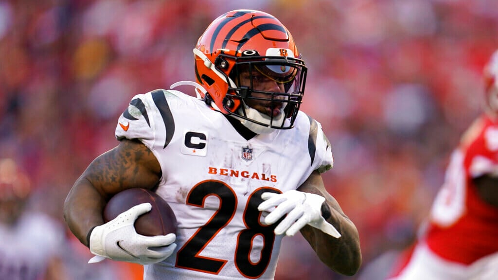 nfl 2022/23 lider de yardas por tierra joe mixon