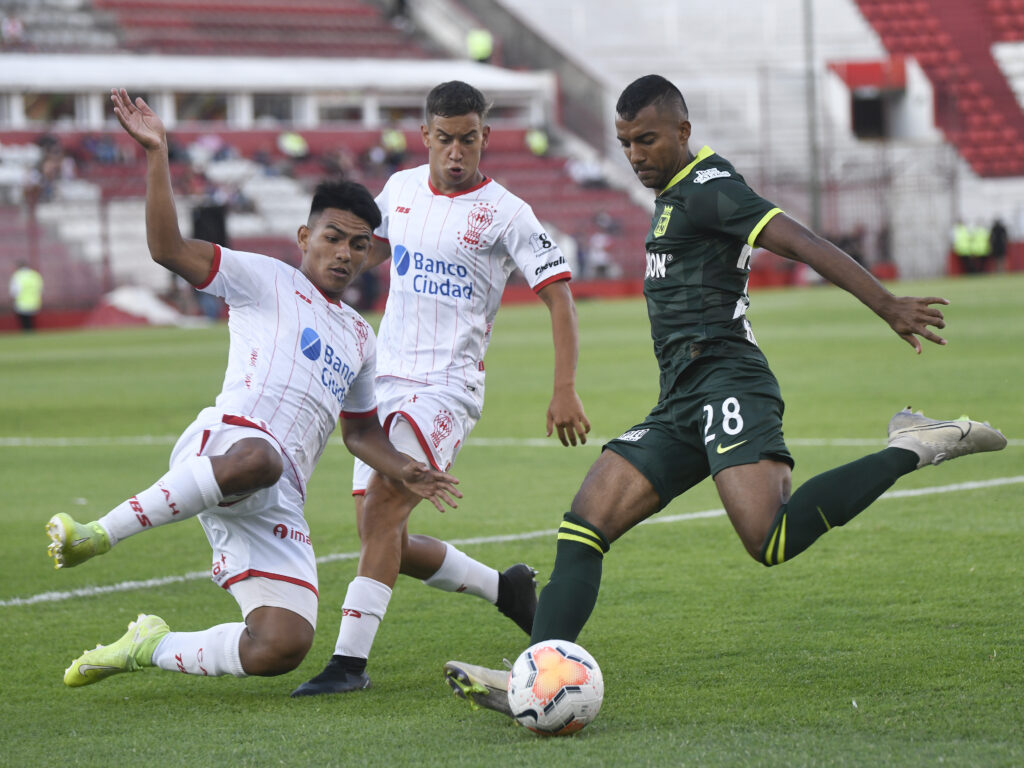 Forecast, predictions, odds and betting predictions for the match between Argentinos Juniors vs Huracan in the 24th round of the Argentine Primera Division.