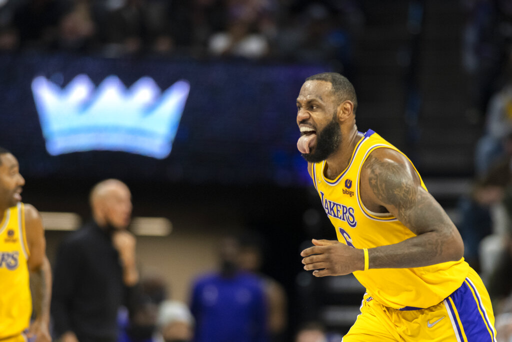 Kings vs Lakers pronóstico predicciones cuotas apuestas resultados pretemporada NBA 2022 