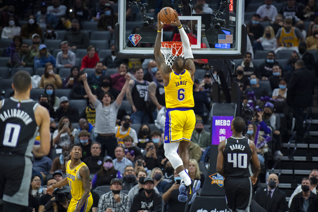 Kings vs Lakers pronóstico predicciones cuotas apuestas resultados pretemporada NBA 2022 