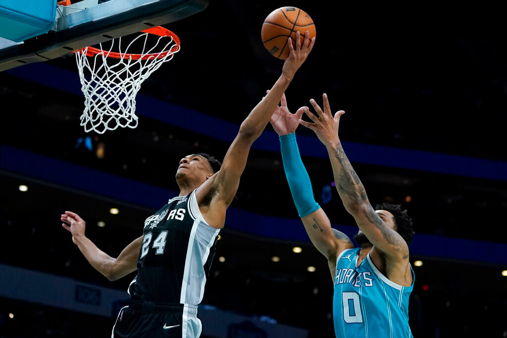 Hornets vs Spurs pronóstico predicción cuotas apuestas NBA 19 de Octubre de 2022