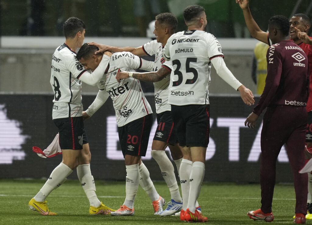 Flamengo vs Paranaense pronóstico predicción cuotas previa apuestas Final Copa Libertadores 2022 del 29 de Octubre