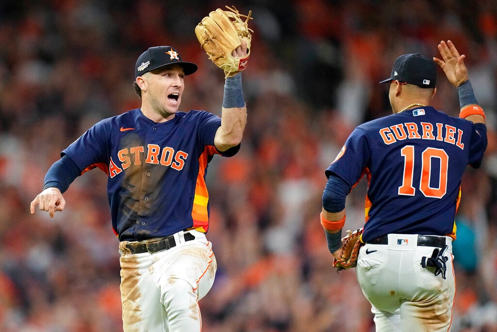 Astros vs Yankees pronóstico predicciòn cuotas apuestas juego 3 postemporada MLB 22 de Octubre 2022