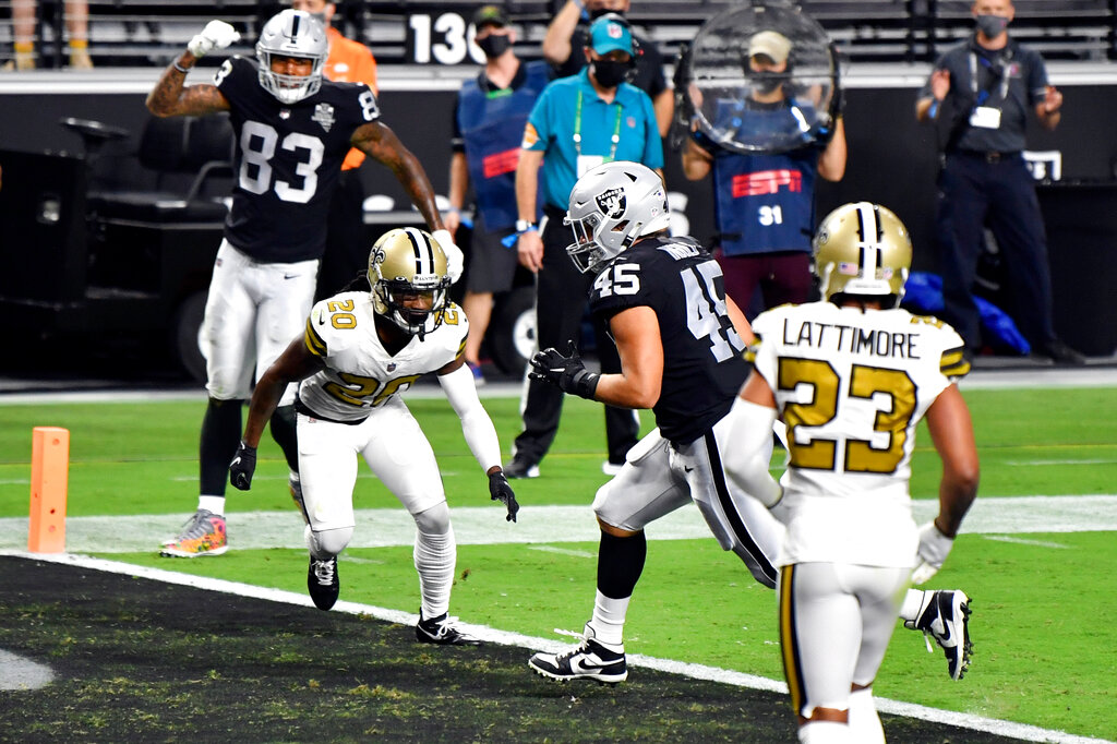 Raiders vs Saints pronóstico predicción cuotas previa apuestas Semana 8 NFL 30 de Octubre 2022