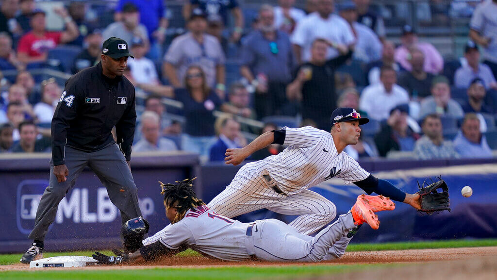 Yankees vs Guardians pronóstico predicción predicciones cuotas apuestas Juego 4 Postemporada MLB 16 de Octubre 2022