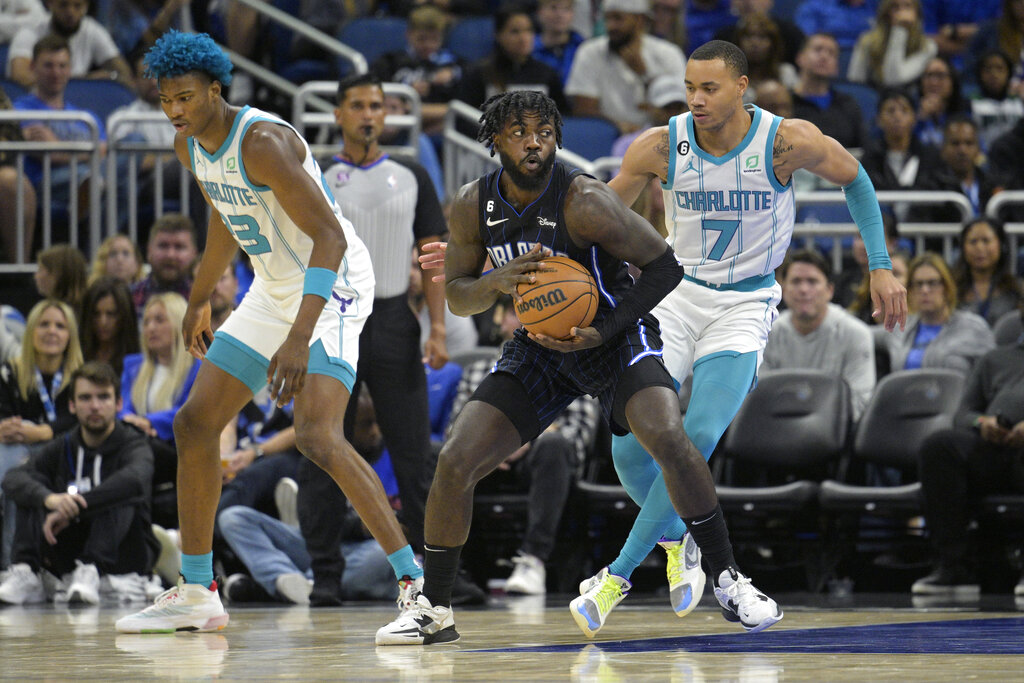 Hornets vs Magic pronóstico predicción cuotas apuestas NBA 14 de Noviembre de 2022