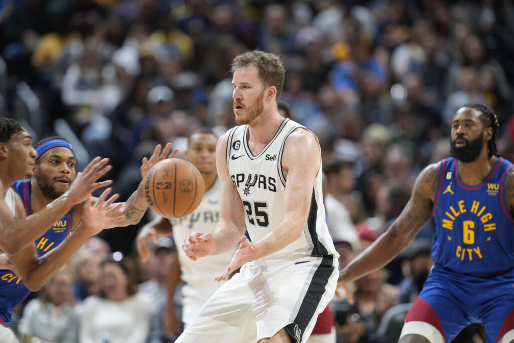 Grizzlies vs Spurs pronóstico predicción cuotas apuestas NBA 09 de noviembre 2022