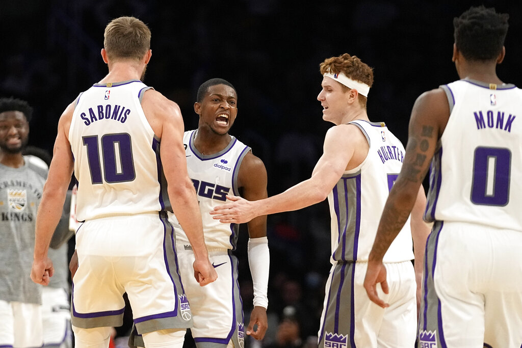 Warriors vs Kings pronóstico predicción cuotas apuestas NBA 13 de Noviembre de 2022