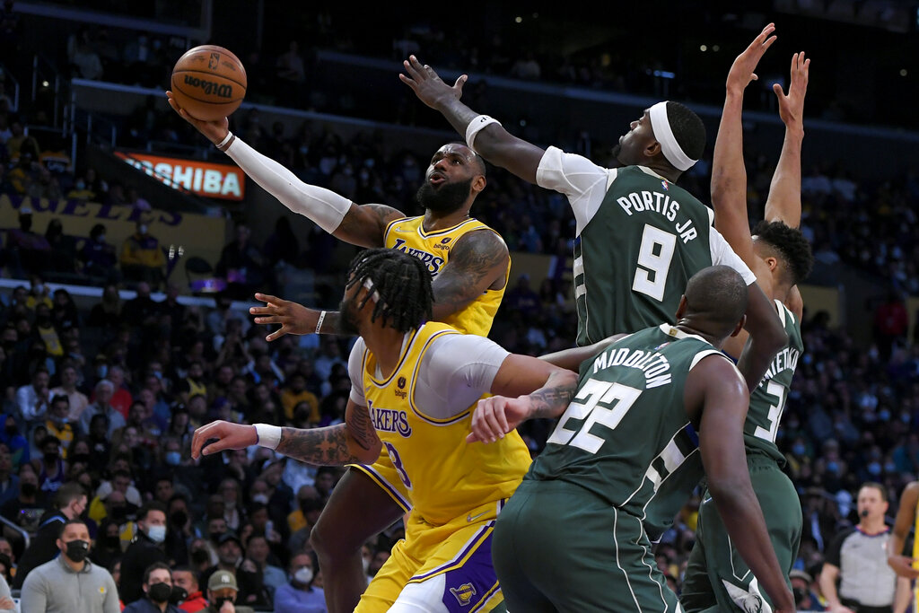 Lakers vs Bucks Predictions Picks Betting Odds