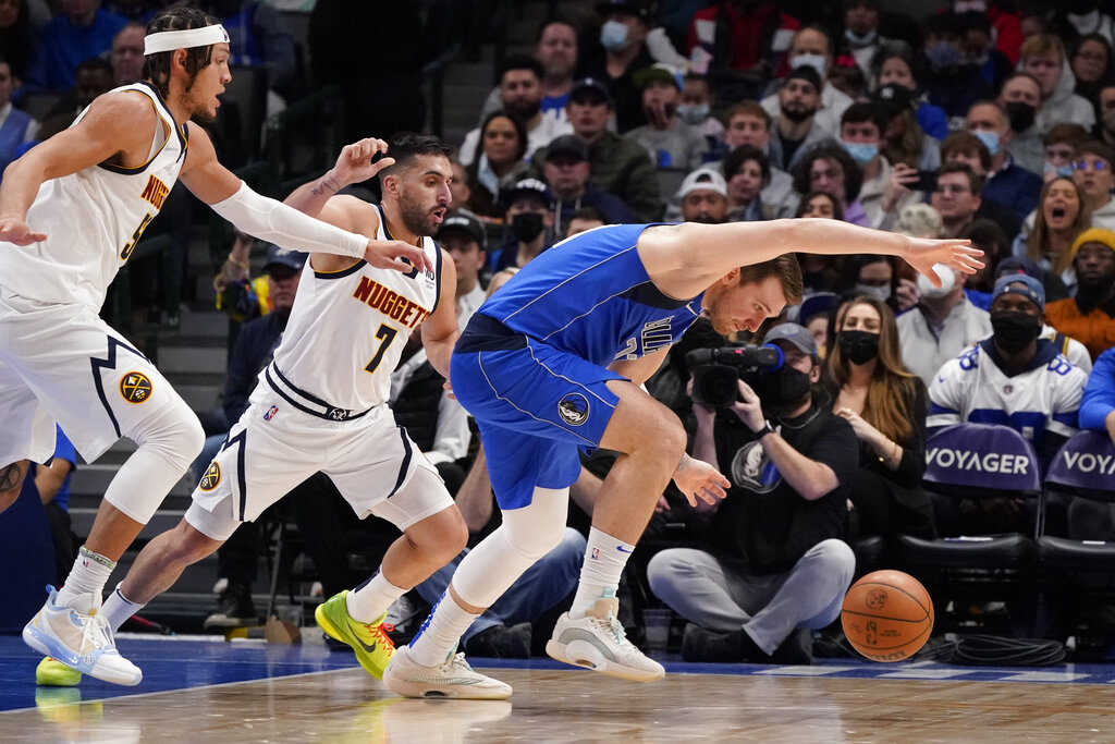 Nuggets vs Mavericks pronostico predicciones cuotas apuestas previa NBA de 18 de noviembre de 2022