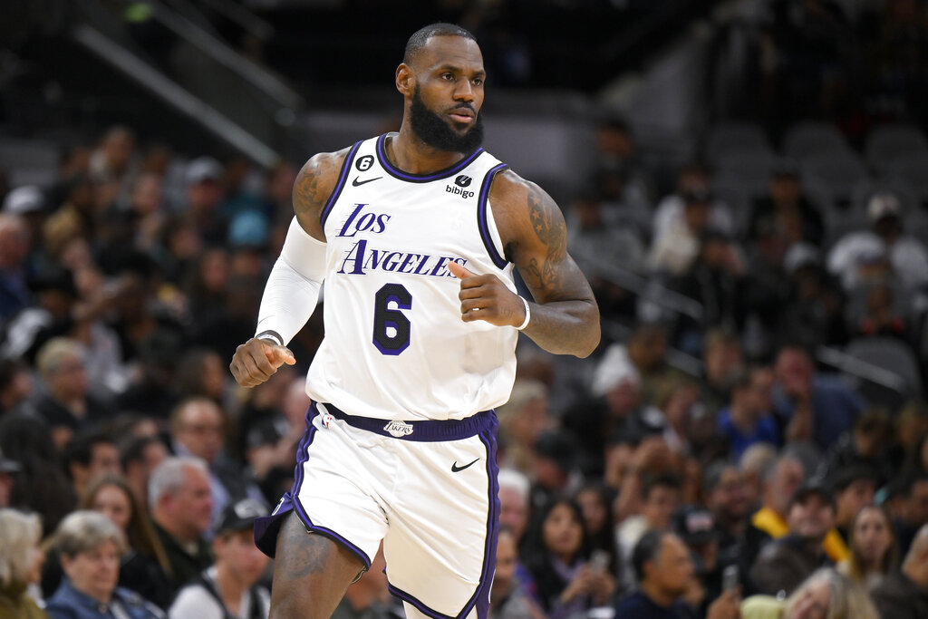 Pronosticos predicciones cuotas apuestas previa Los Angeles Lakers vs San Antonio Spurs NBA 26 de noviembre 2022