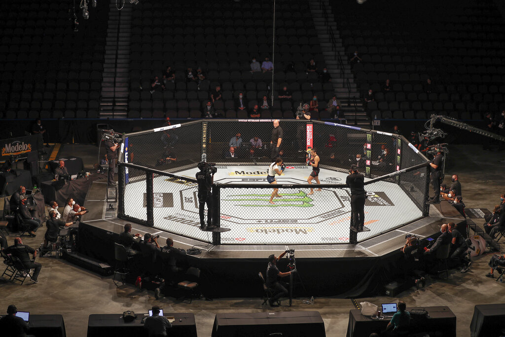 Carla Esparza vs Weili Zhang Predicciones Pronóstico Cuotas y Apuestas para el UFC 281 el 12 de noviembre de 2022