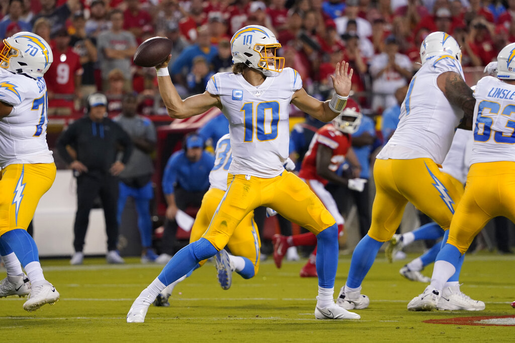 Chiefs vs Chargers pronóstico predicción cuotas previa apuestas Semana 11 NFL 20 de noviembre 2022