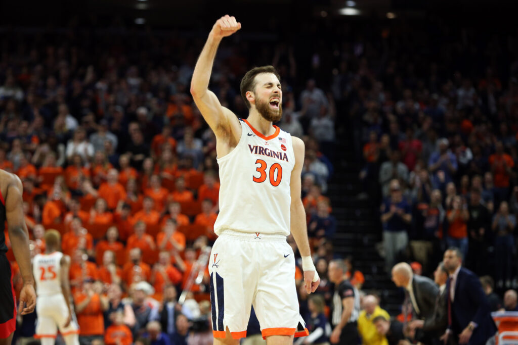 James Madison vs Virginia predicciones pronóstico cuotas previa apuestas NCAA 6 de diciembre 2022 