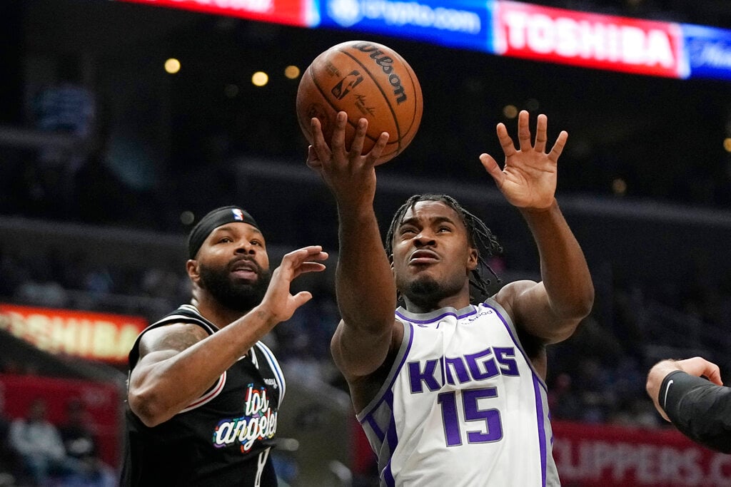 Kings vs Bucks predicciones pronóstico cuotas previa apuestas NBA 7 de diciembre 2022 