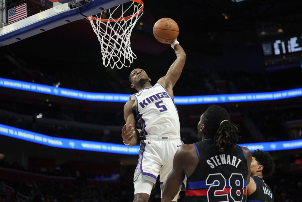 Hornets vs Kings  predicciones pronóstico cuotas previa de apuestas para el partido de la NBA el 19 de diciembre de 2022