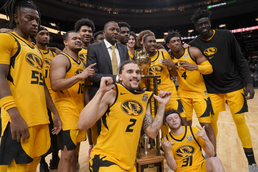 Kentucky vs Missouri predicciones pronóstico cuotas previa apuestas NCAA 28 de diciembre de 2022