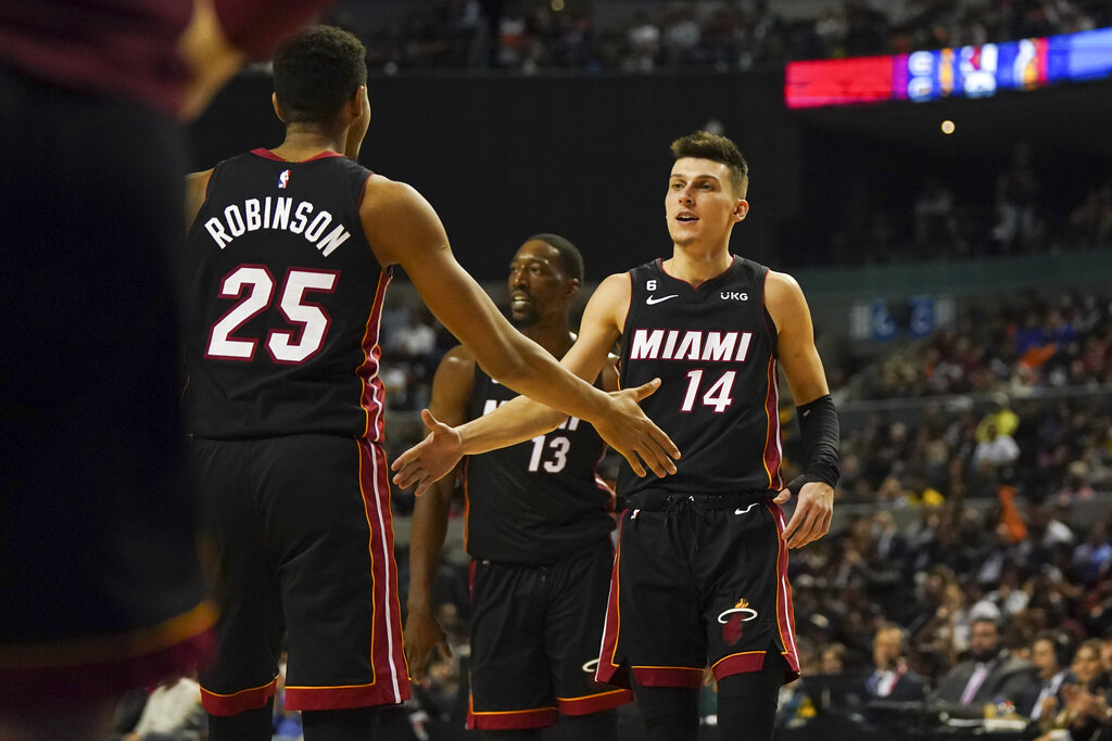 Bulls vs Heat Predictions Picks Bertting Odds