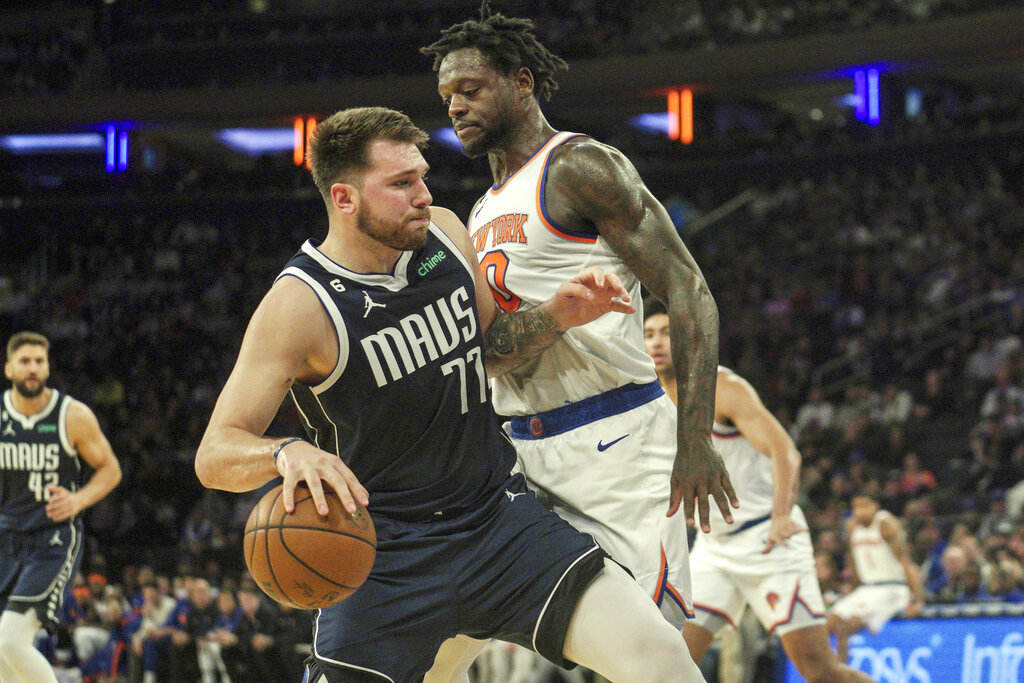 Suns vs Mavericks pronostico predicciones cuotas apuestas previa NBA de 5 de diciembre de 2022