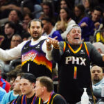 Suns vs Spurs pronostico predicciones cuotas apuestas previa NBA de 4 de diciembre de 2022