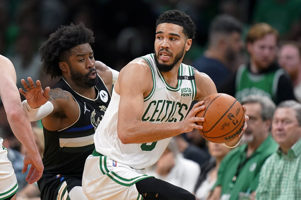 Predicciones pronóstico cuotas previa apuestas NBA Bucks vs Celtics el 25 de diciembre de 2022