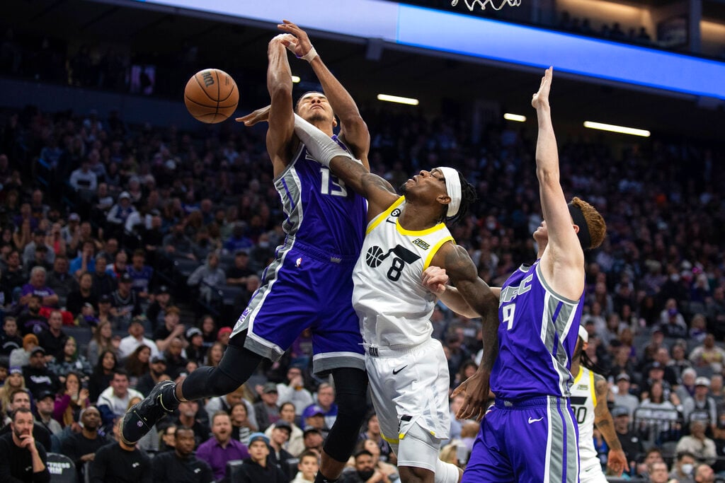 Kings vs Jazz predicciones pronóstico cuotas previa apuestas NBA 3 de enero 2023