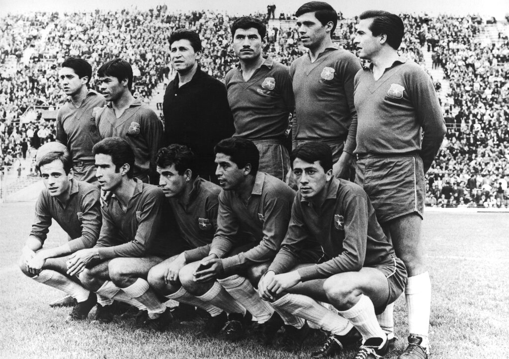 Who has the best soccer fans between Peru and Chile? The fans of Peru and Chile